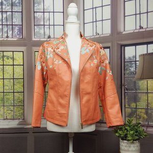 COLLEEN LOPEZ FLORAL EMBROIDERED FAUX LEATHER MOTO JACKET (PEACH PINK)